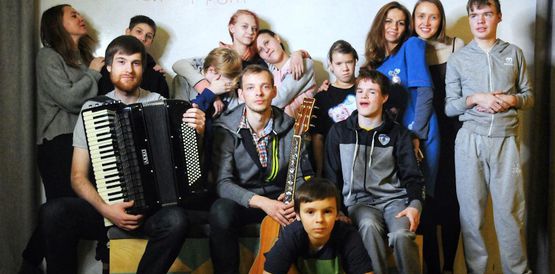 21 декабря гостем класса творчества в Санкт-Петербургском Центре содействия семейному воспитанию №8 стал актер и музыкант Евгений Серзин!