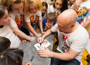 20 июня 2018 года Благотворительный проект “Живу с культурой” открыл третий класс творчества в Москве и шестой в России на базе ГКУ 