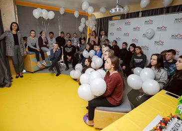 26 апреля мы открыли второй класс творчества в Санкт-Петербурге, он же четвёртый в рамках нашего благотворительного проекта «Живу с культурой»